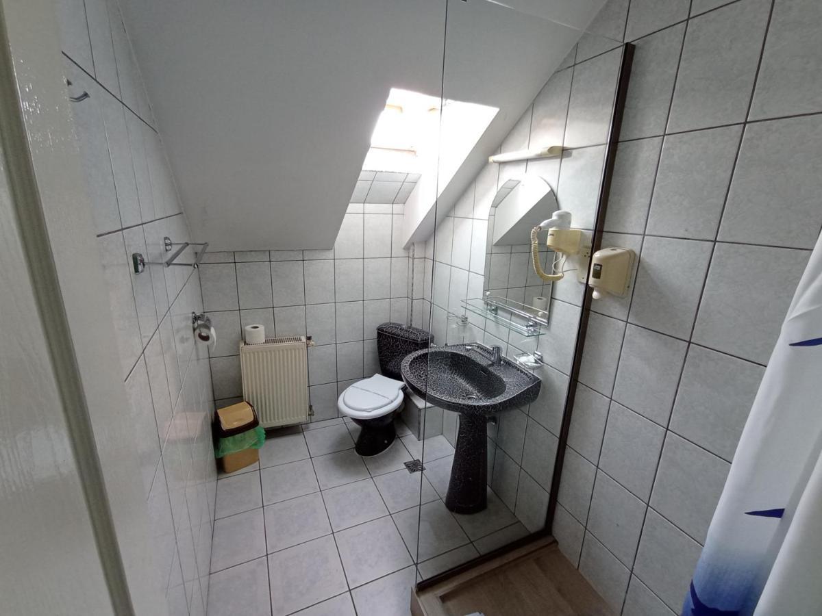 Pensiunea Cristina Târgu-Mureş Exteriör bild